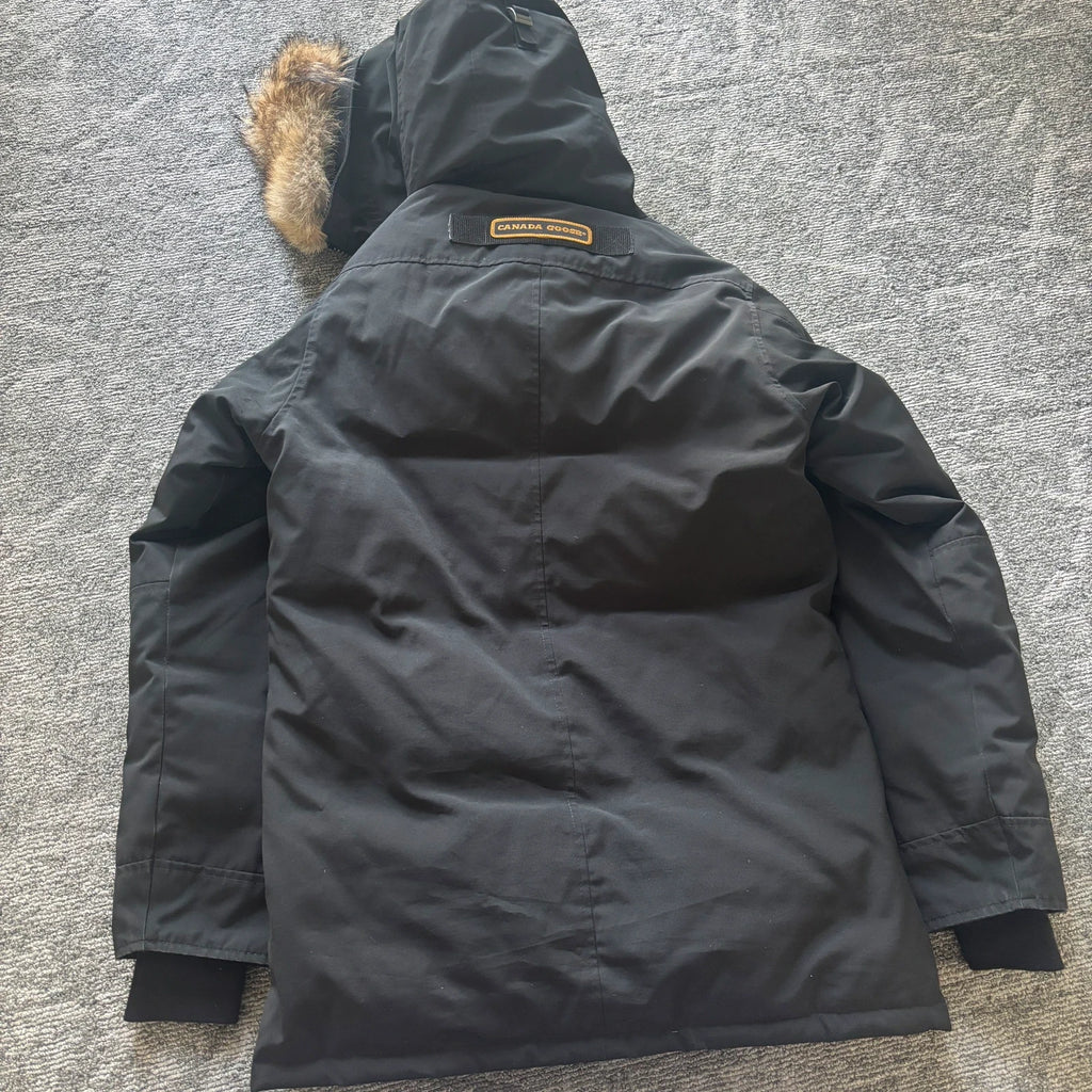 Canada Goose mens black chateau parka down coat size medium