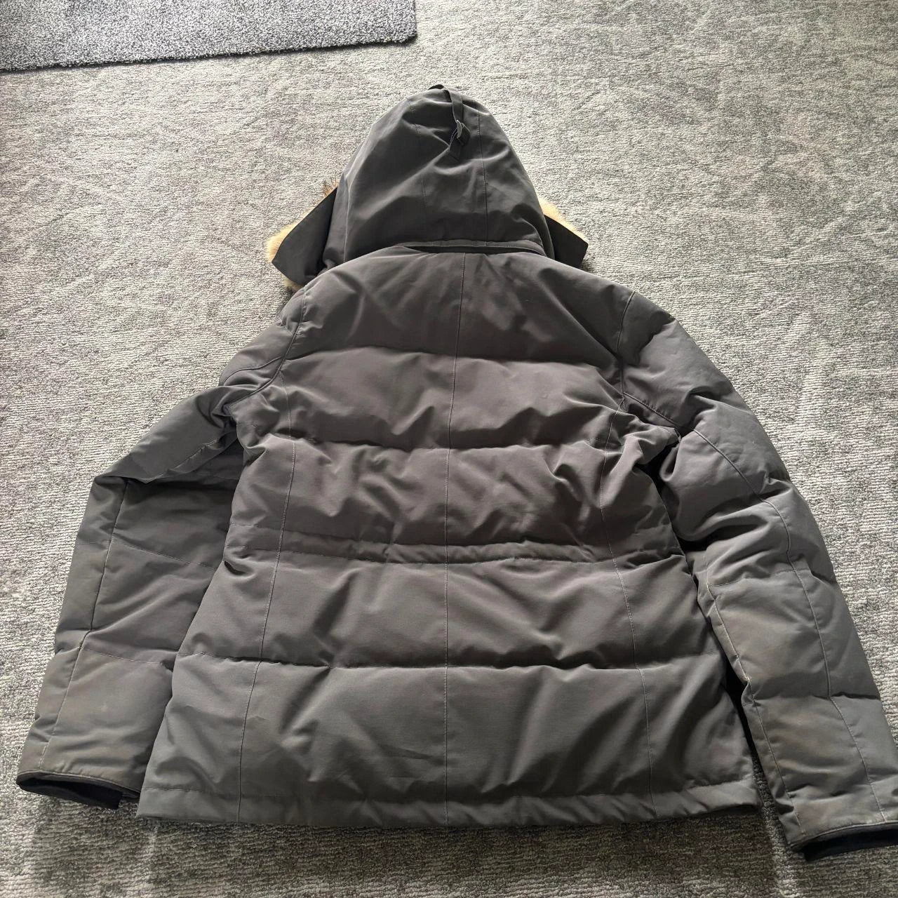 Canada Goose womens chelsea grey winter parka coat in size XL