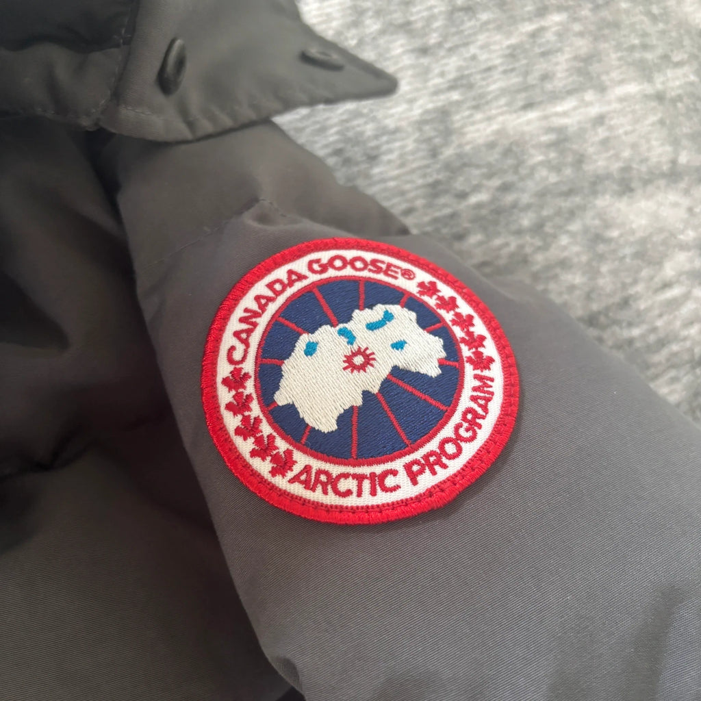 Canada Goose mens Wyndham grey winter parka down coat size XL