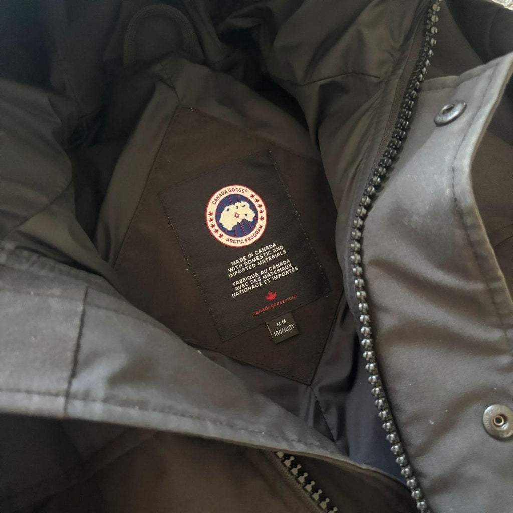 Canada Goose mens macmillan black winter parka down coat in size medium
