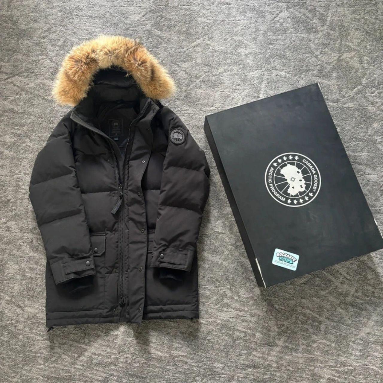 Canada Goose mens black Emory parka down coat, black label in size medium