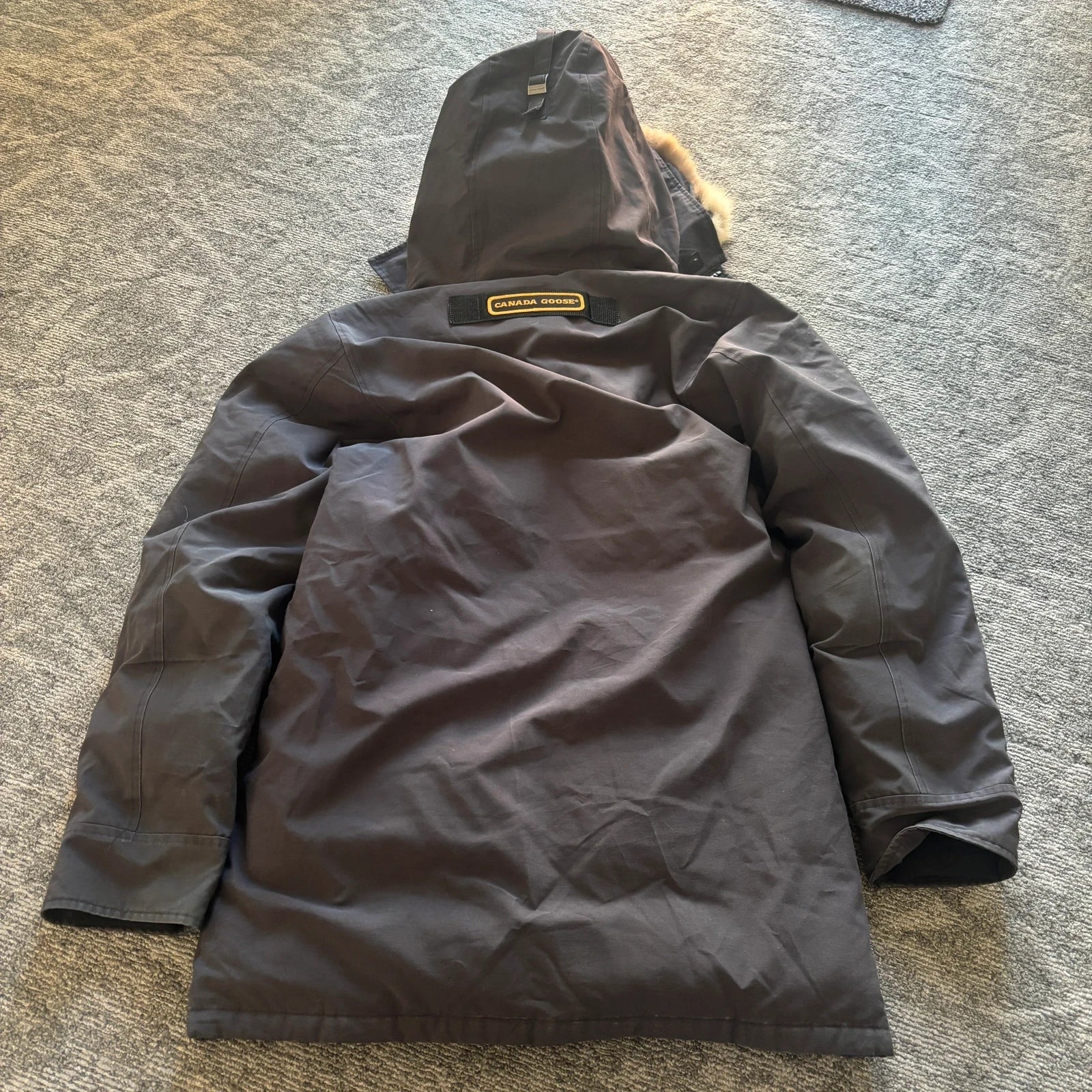 Canada Goose mens navy langford parka down coat in size small