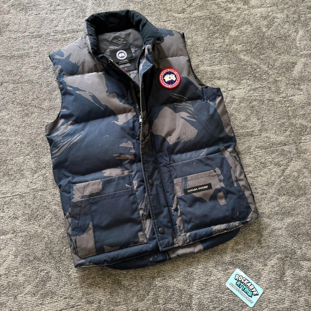 Canada Goose mens abstract blue camo gilet bodywarmer vest coat in size small