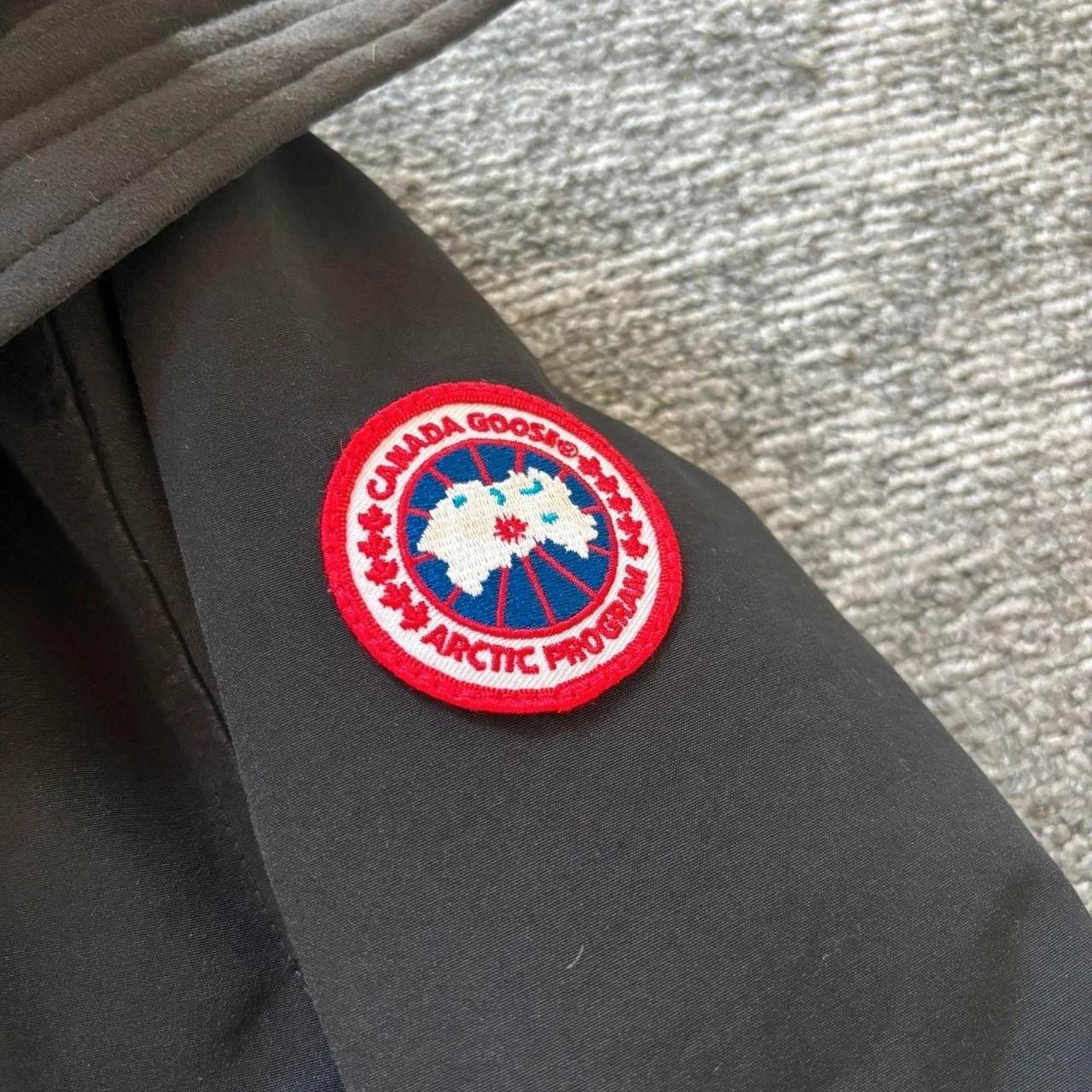 Canada Goose womens black rossclair parka down coat size medium