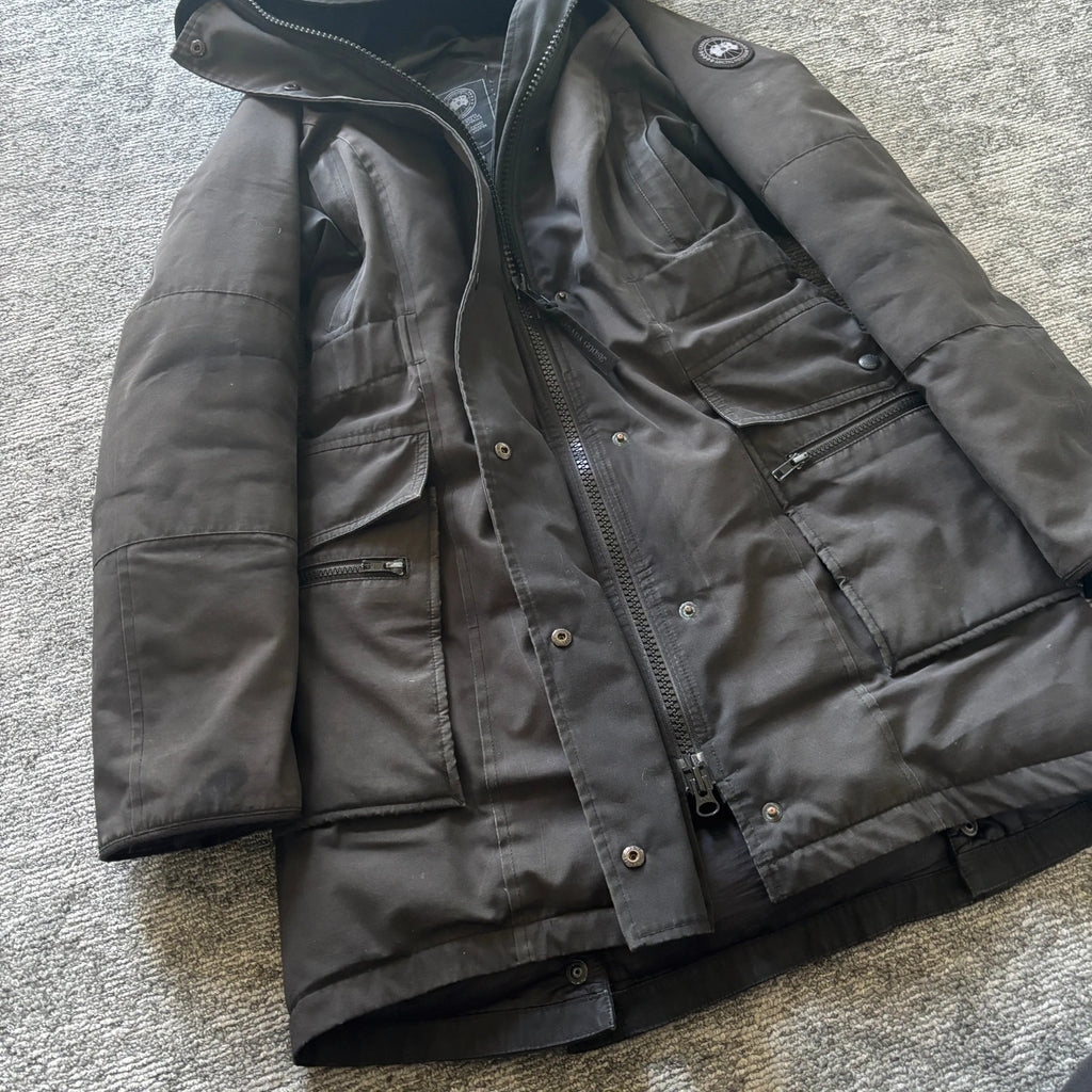 Canada Goose womens kinley black winter parka down coat in size medium