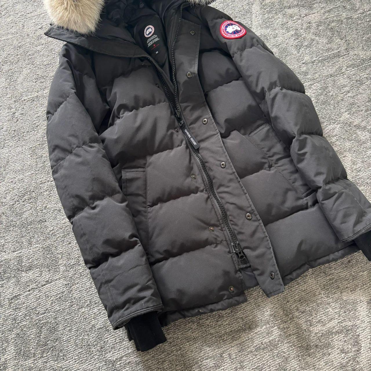 Canada Goose mens black Carson parka down coat size medium