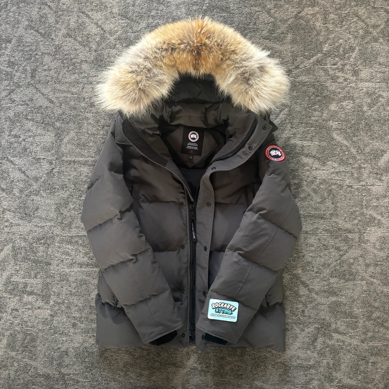Canada Goose mens Wyndham grey winter parka down coat size XL
