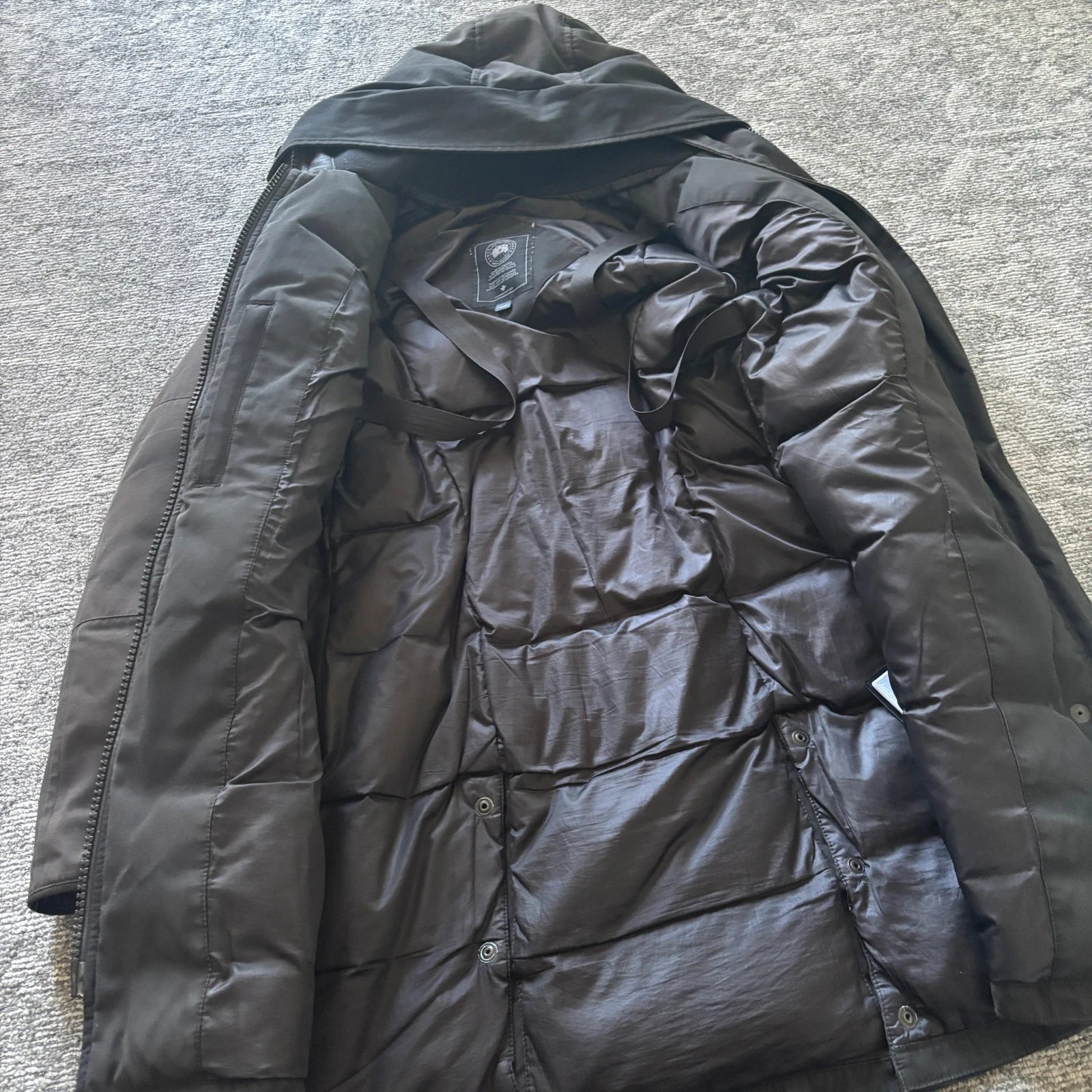 Canada Goose womens kinley black winter parka down coat in size medium