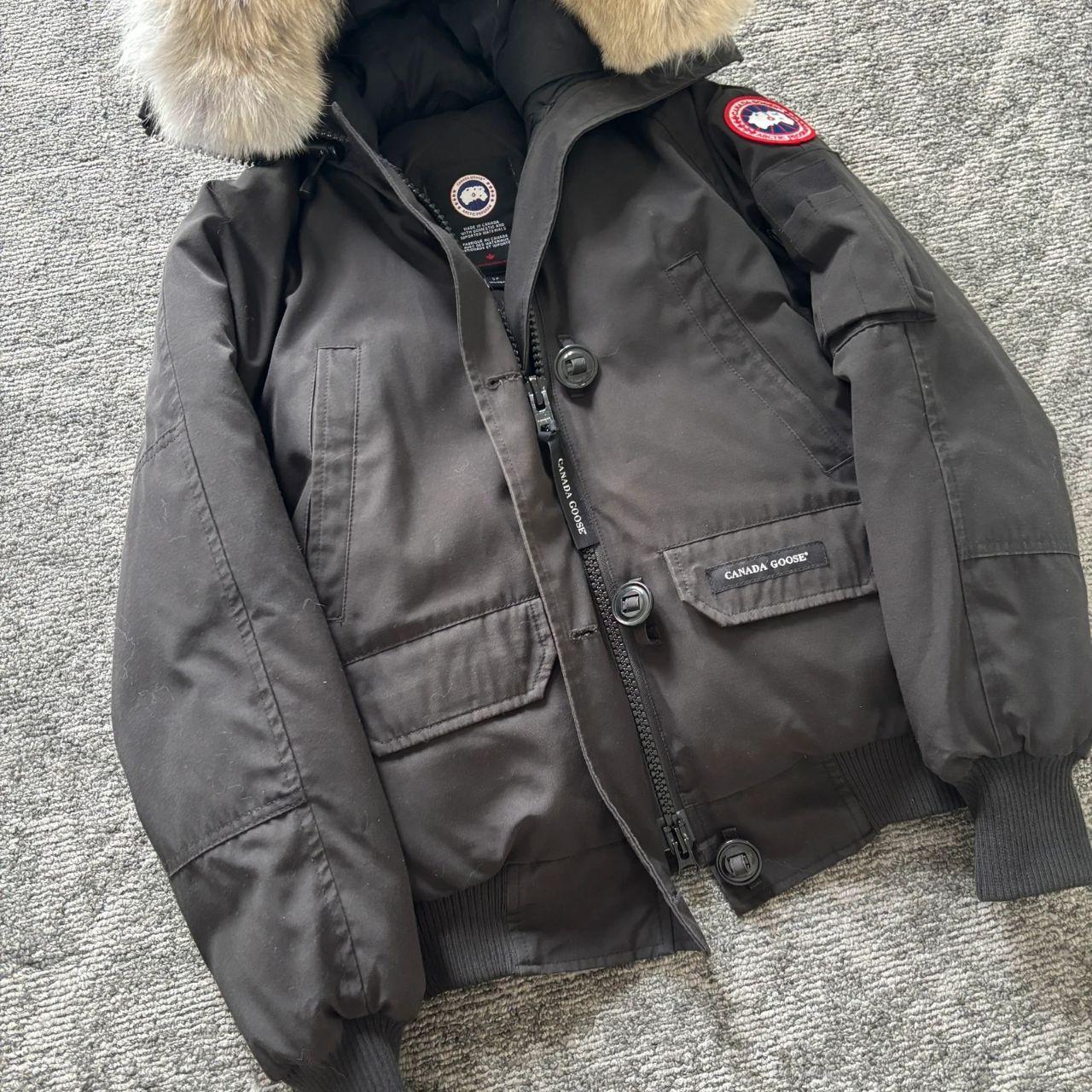 Canada Goose womens black chilliwack parka down coat size small