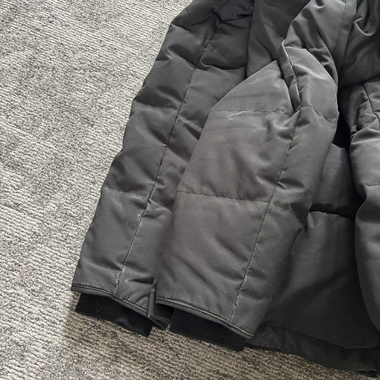 Canada Goose womens black chelsea parka down coat size small