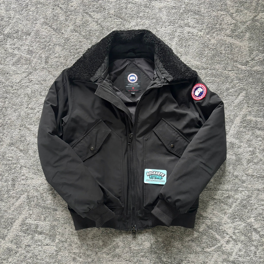 Canada Goose mens black bromley winter parka down coat in size large