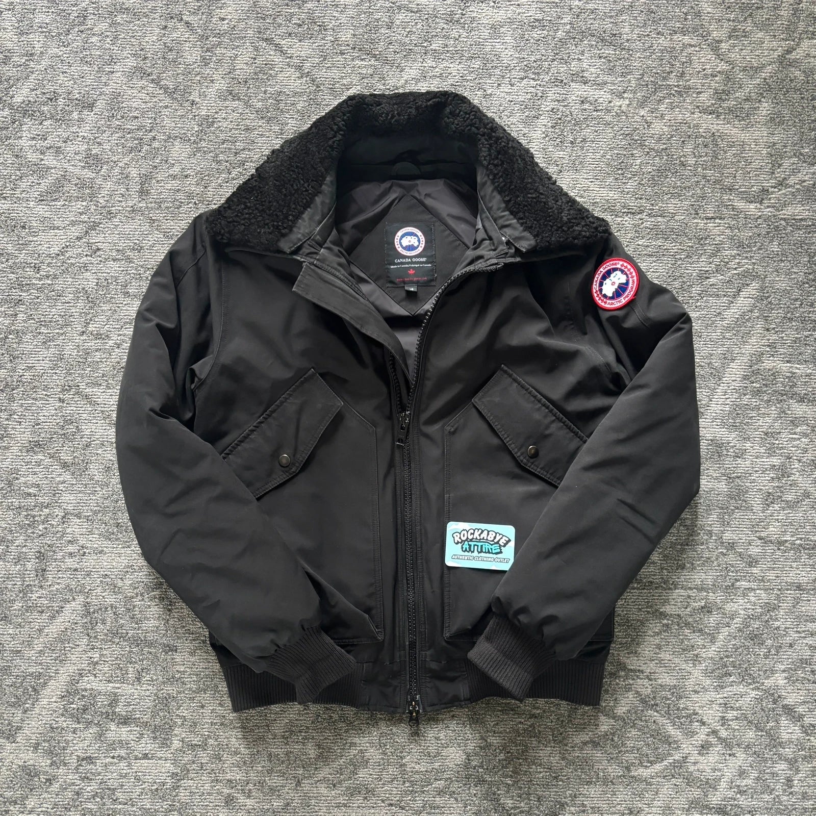Canada Goose mens black bromley winter parka down coat in size large