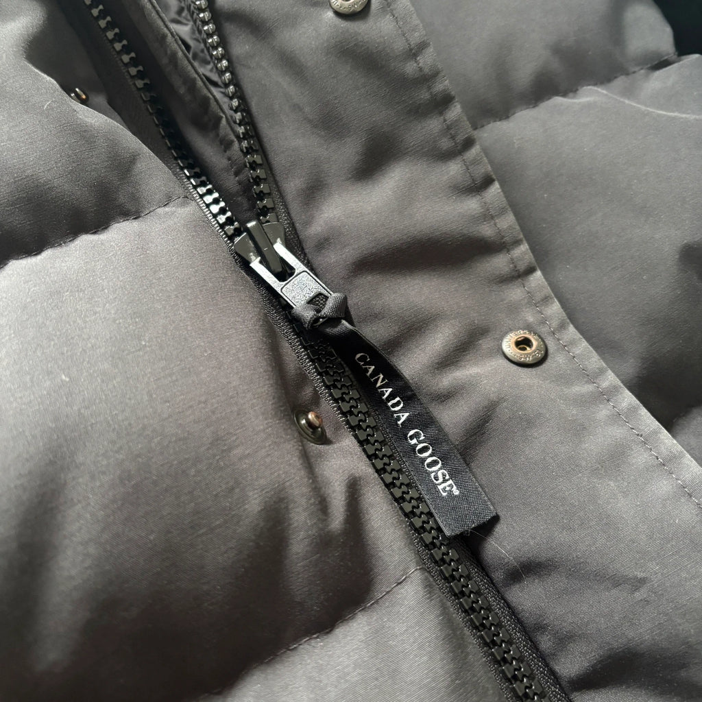 Canada Goose mens black carson parka down coat size medium