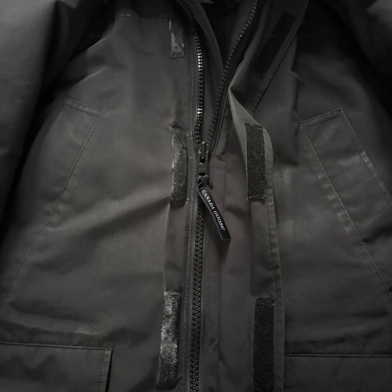 Canada Goose mens chateau black winter parka coat in size medium