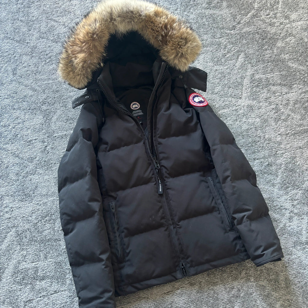 Canada Goose womens black chelsea parka down coat in size xs