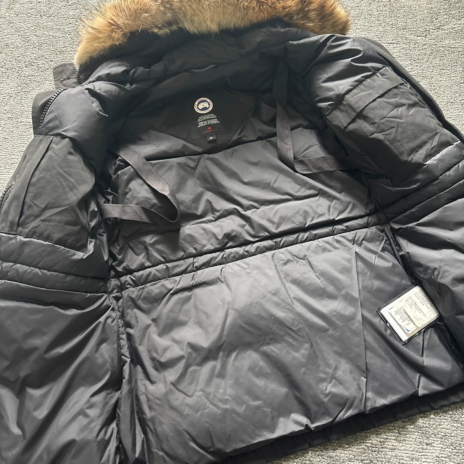 Canada Goose womens black montebello parka down coat in size small