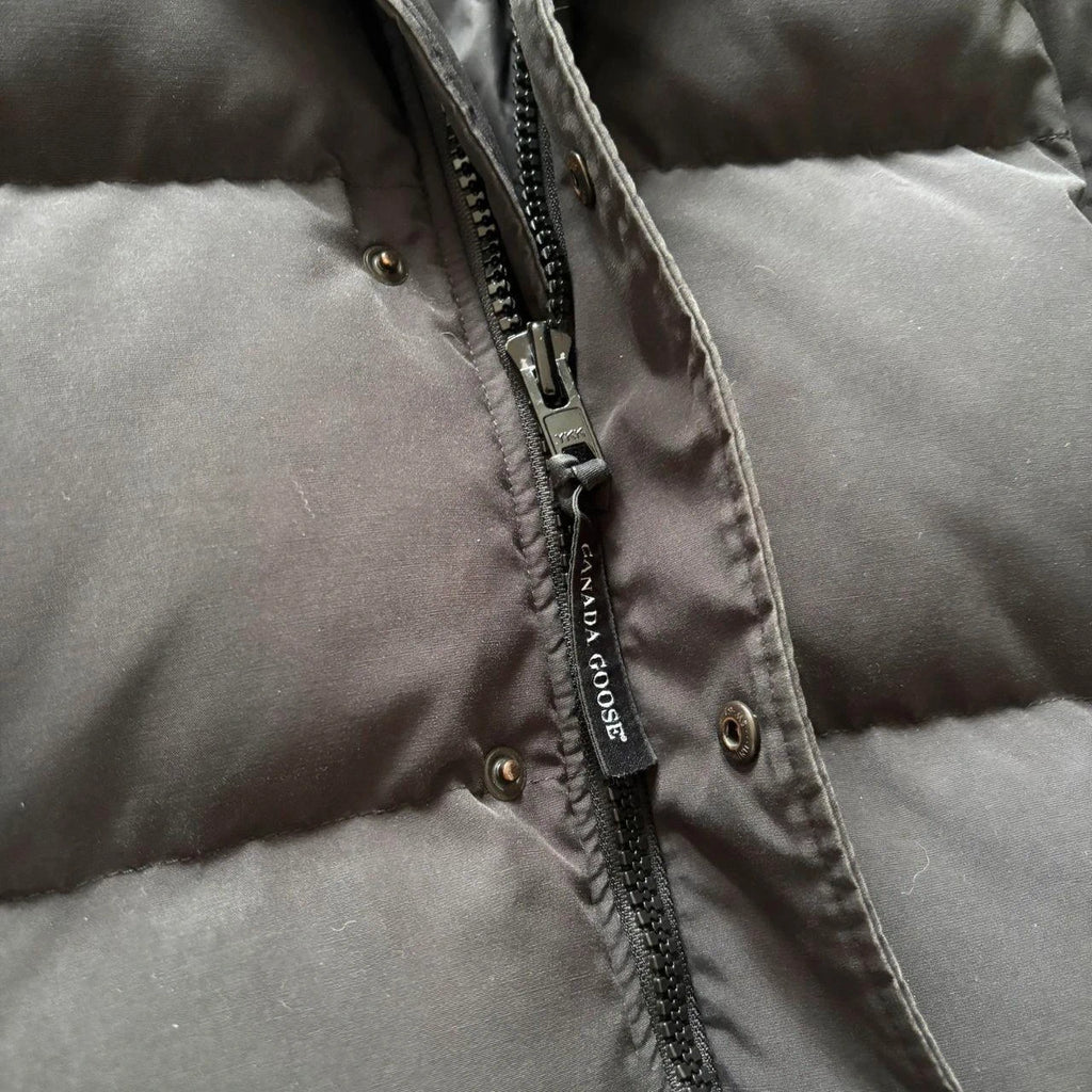 Canada Goose mens Wyndham black winter parka down coat size XL
