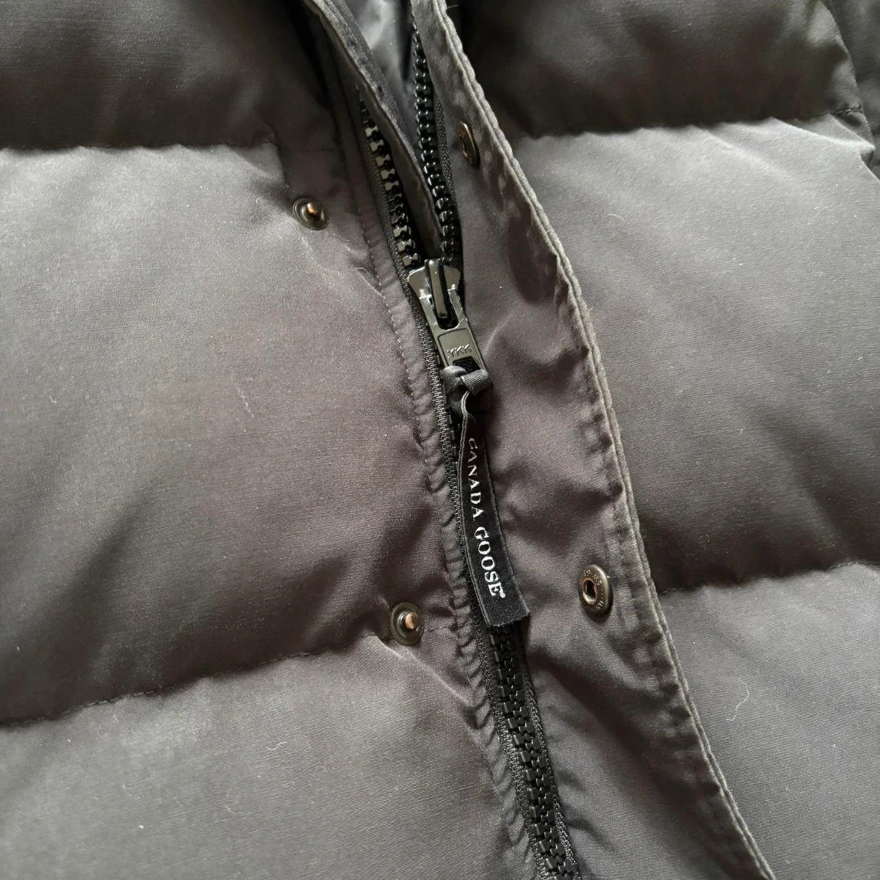 Canada Goose mens Wyndham black winter parka down coat size XL