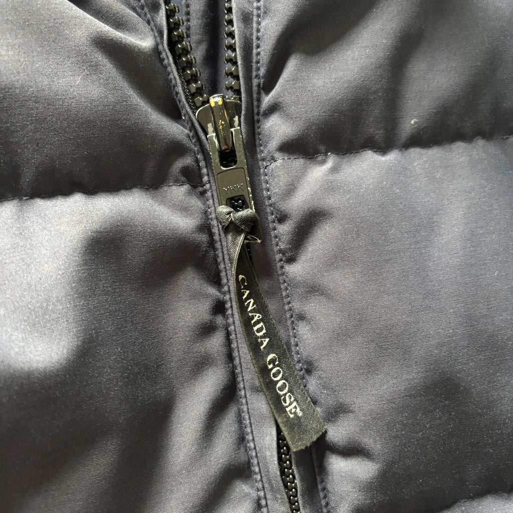 Canada Goose womens navy chelsea parka down coat in size small