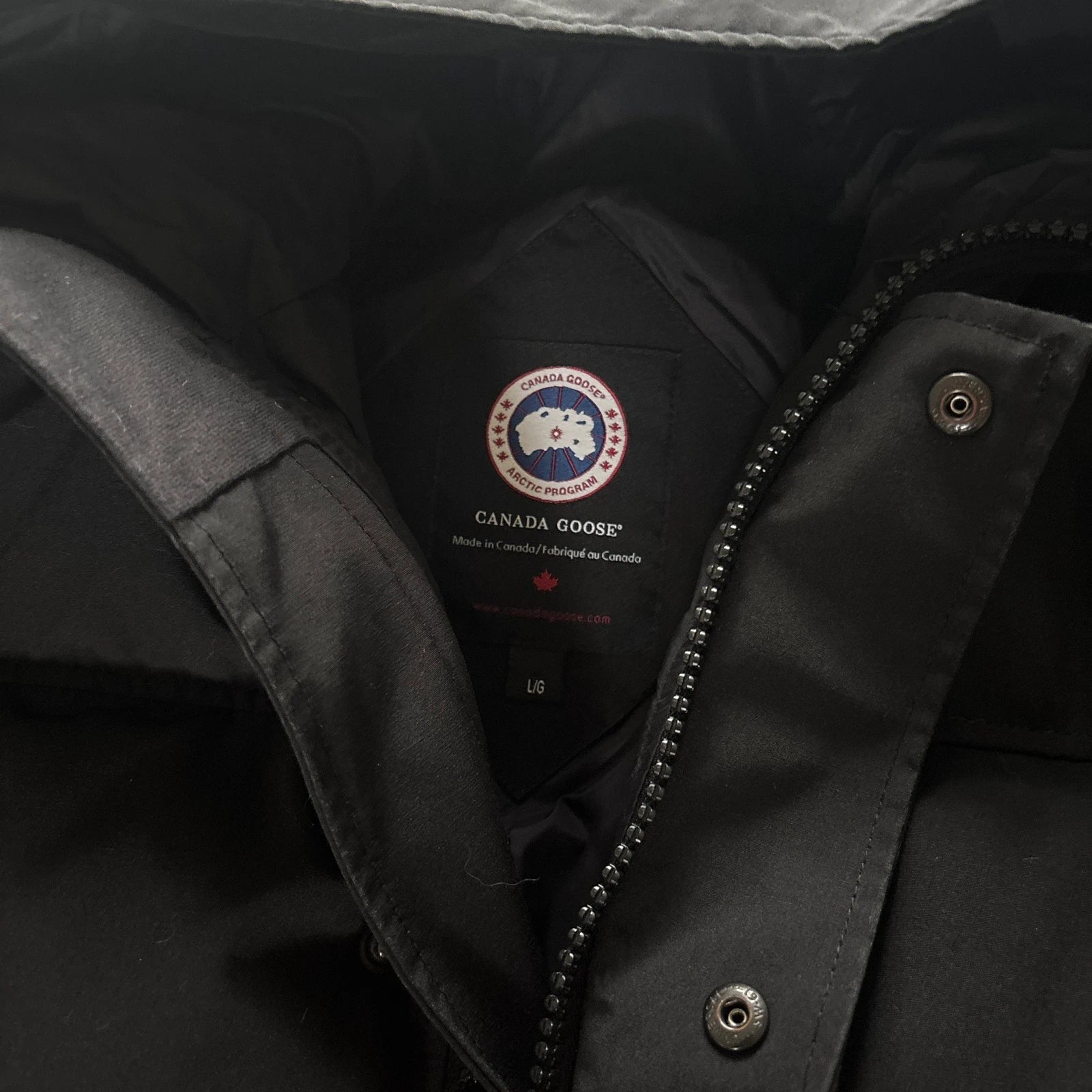 Canada Goose mens macmillan black winter parka down coat in size large