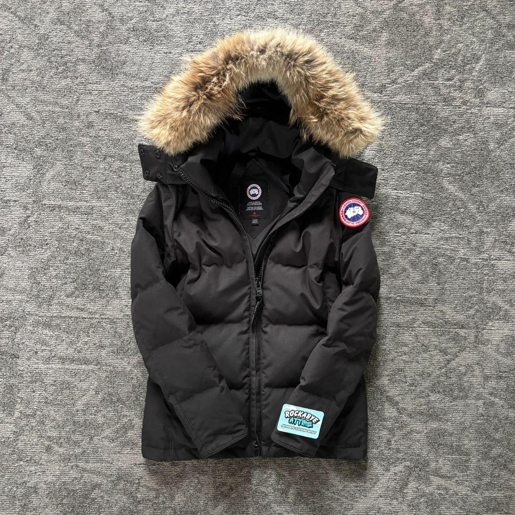Canada Goose womens black chelsea parka down coat in size xs