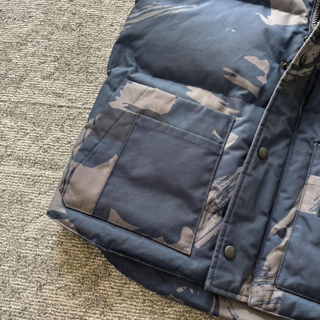 Canada Goose mens abstract blue camo gilet bodywarmer vest coat in size small