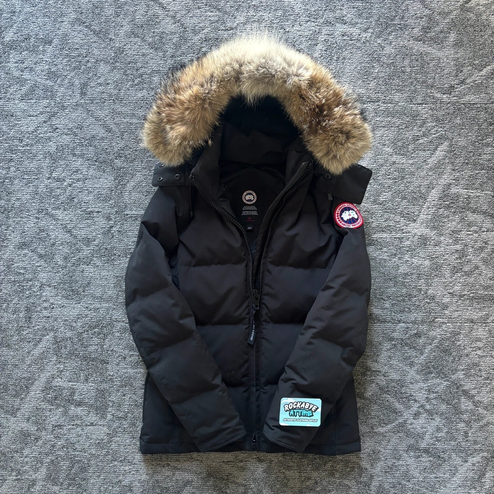 Canada Goose womens black chelsea parka down coat in size xs