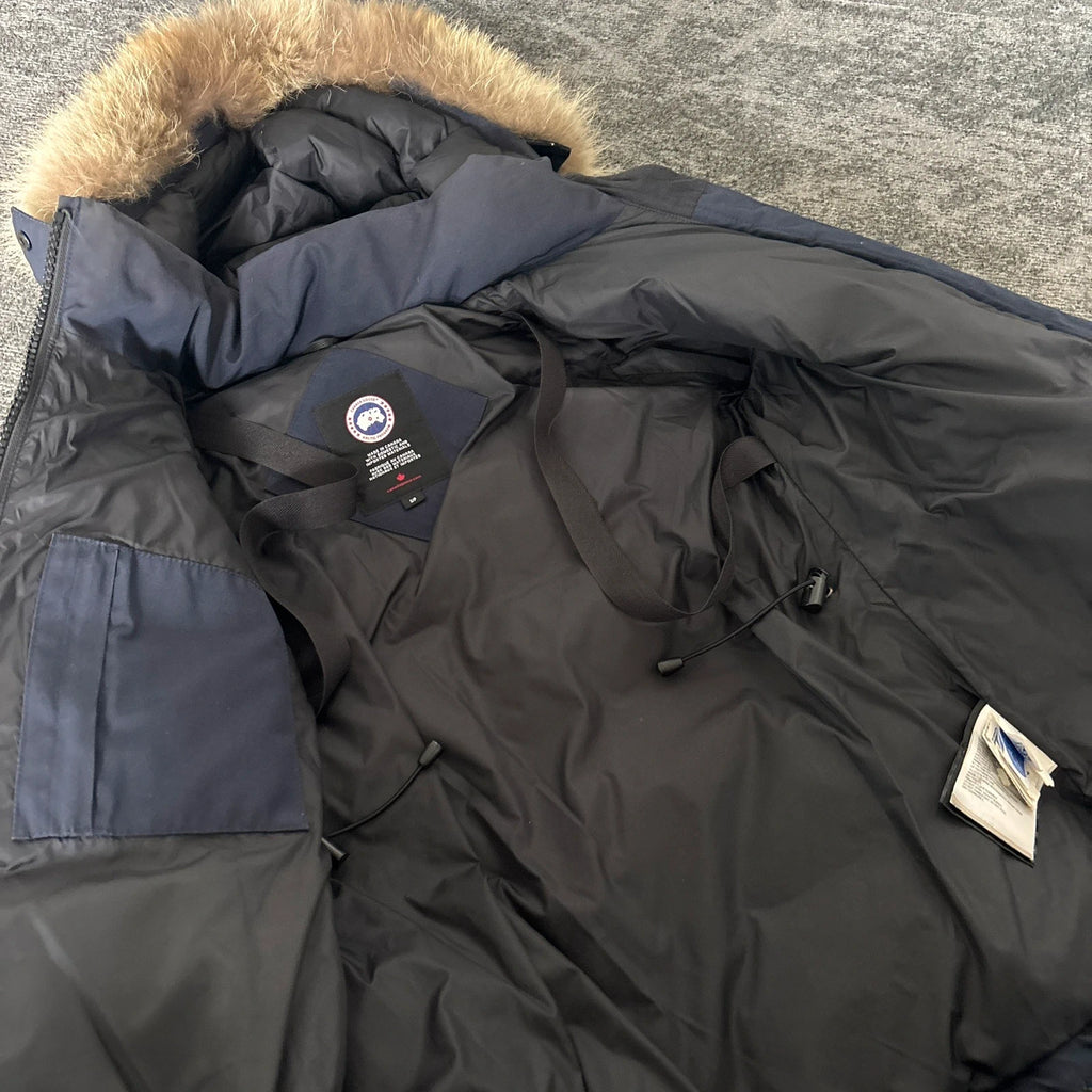 Canada Goose womens navy chelsea parka down coat in size small