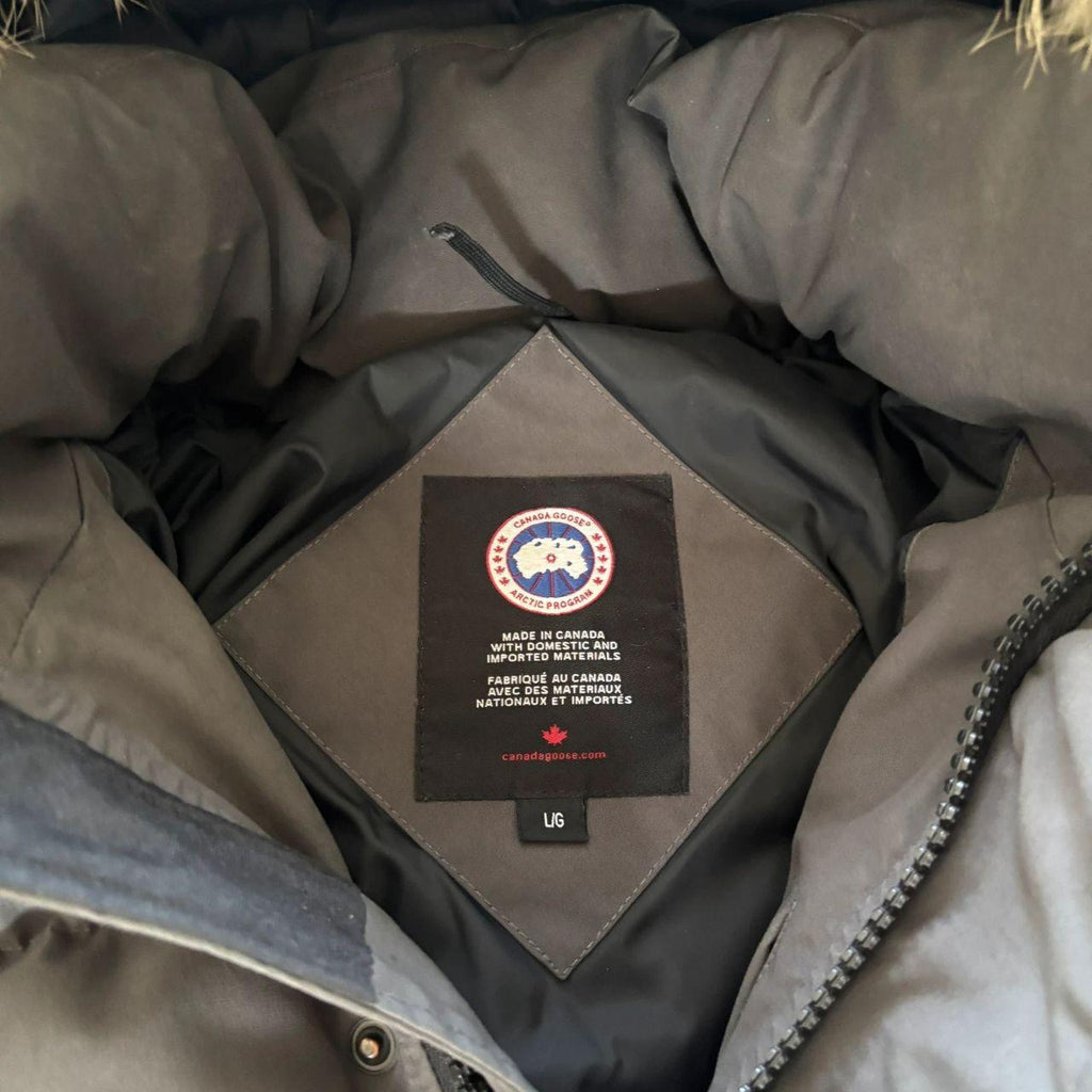 Canada Goose mens Wyndham grey winter parka down coat size large