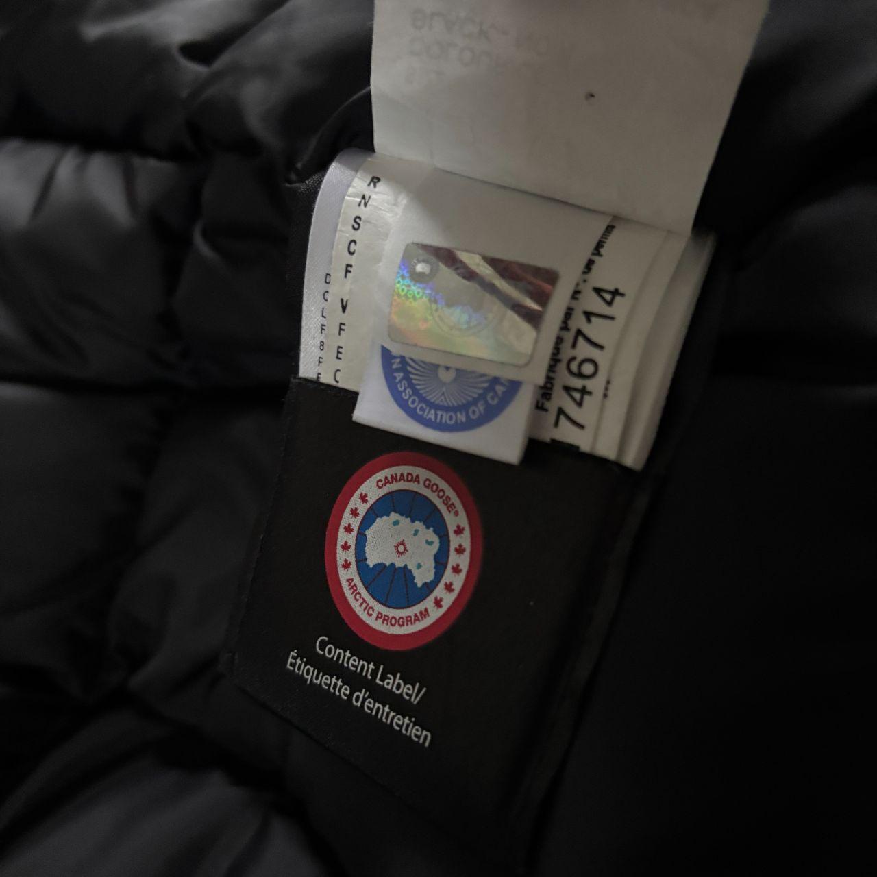 Canada Goose mens chateau black winter parka coat in size medium