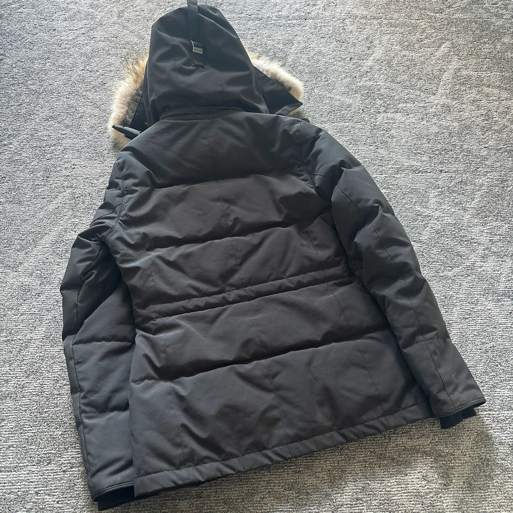 Canada Goose womens black chelsea parka down coat in size xs