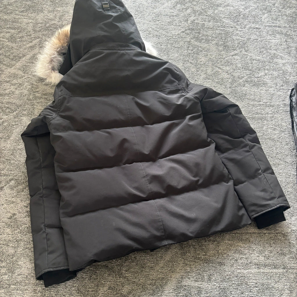 Canada Goose mens black wyndham parka down coat size medium