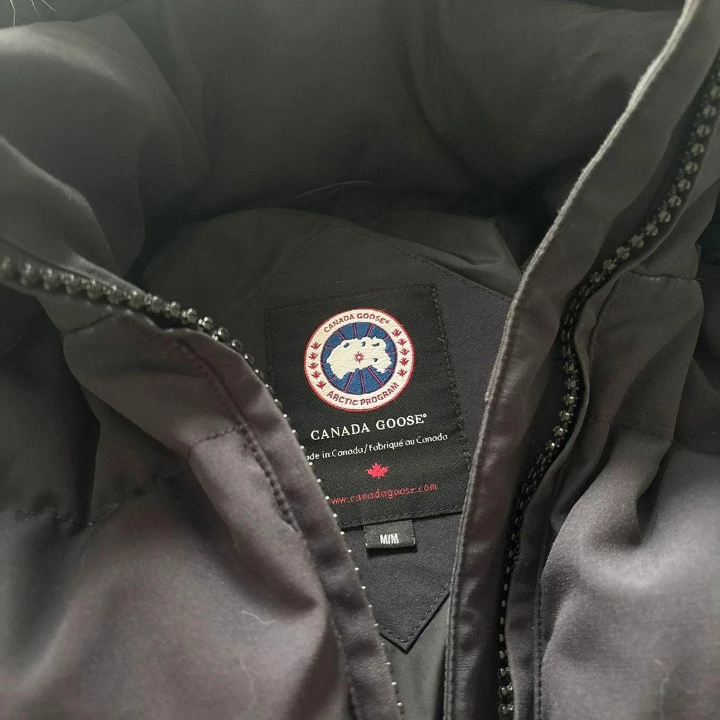Canada Goose womens navy chelsea parka down coat size medium