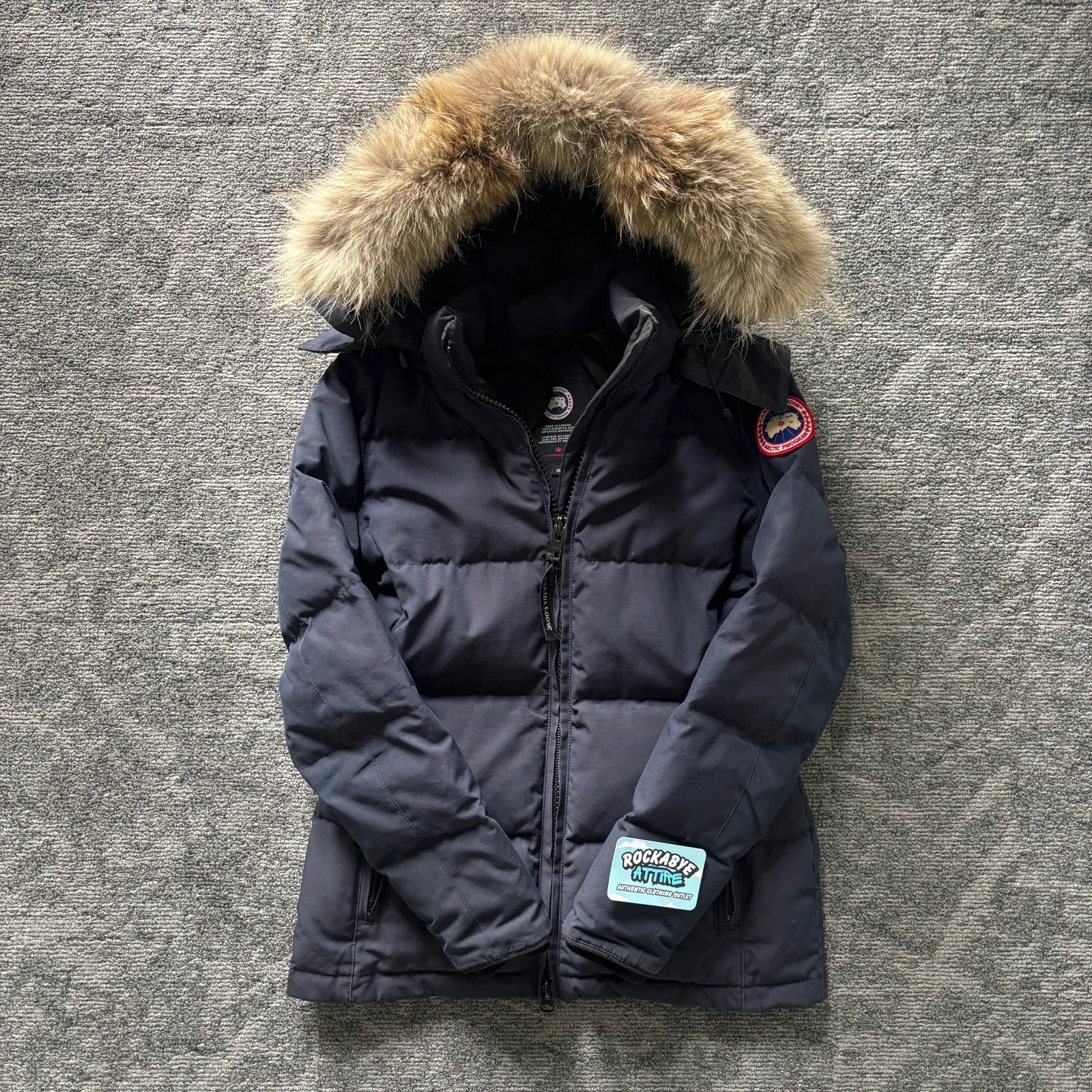Canada Goose womens navy chelsea parka down coat in size small
