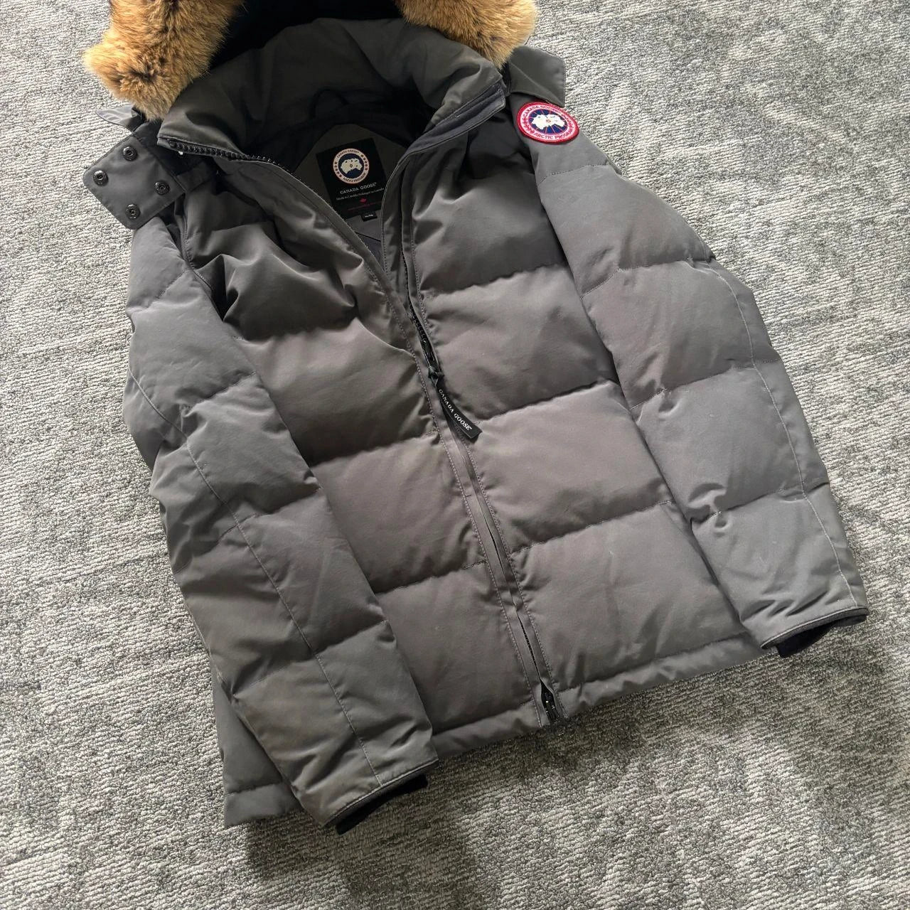 Canada Goose womens chelsea grey winter parka coat in size XL