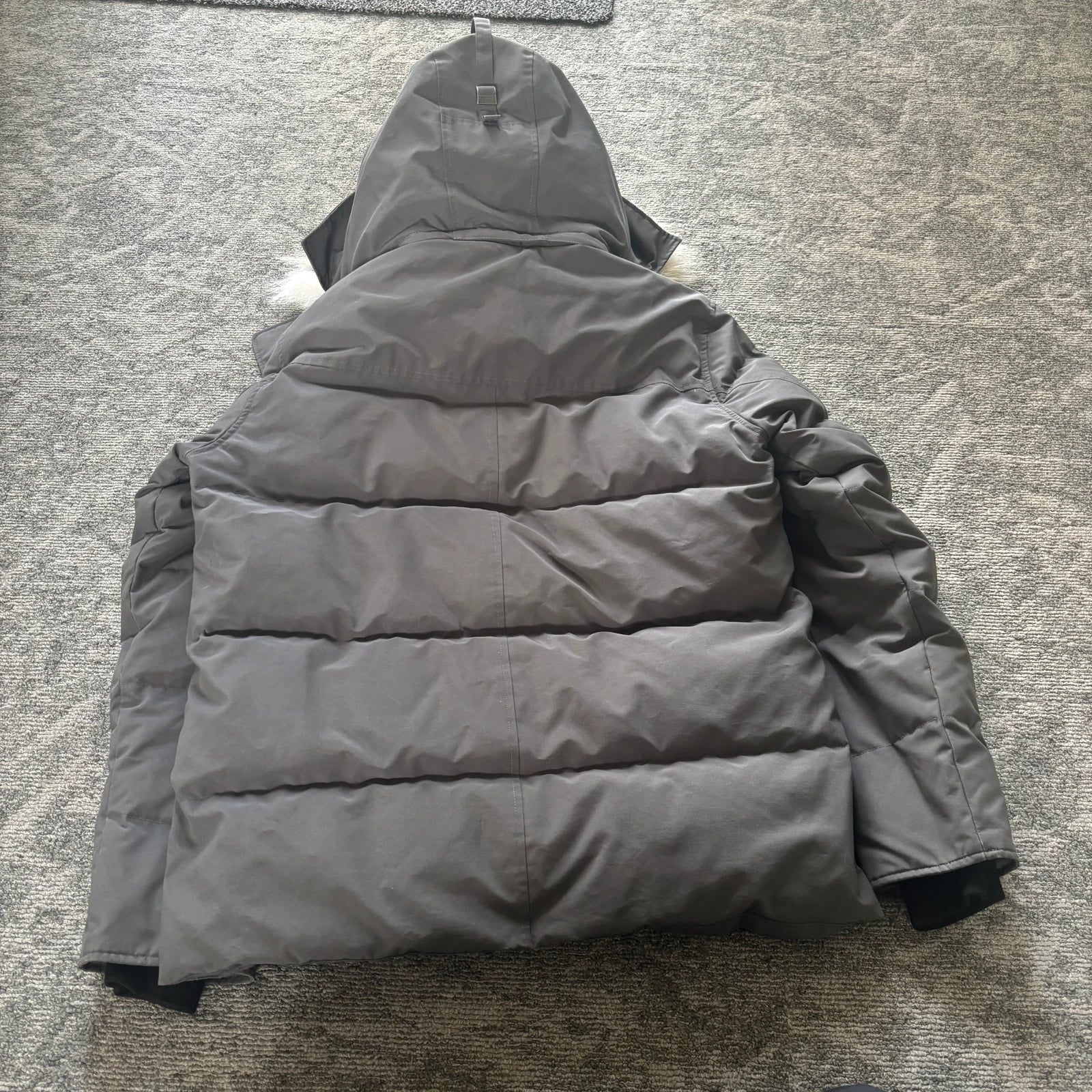 Canada Goose mens Wyndham grey winter parka down coat size XL