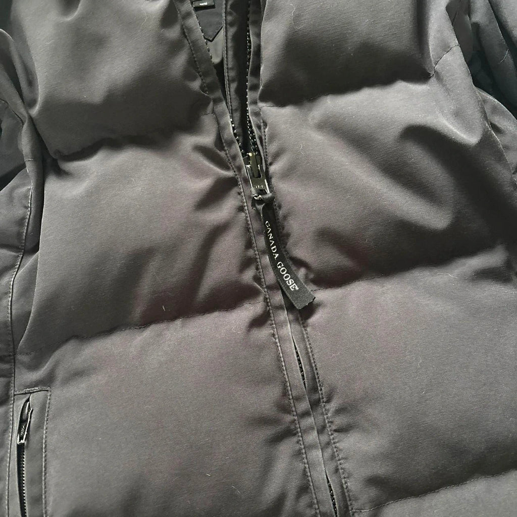 Canada Goose womens navy chelsea parka down coat size medium