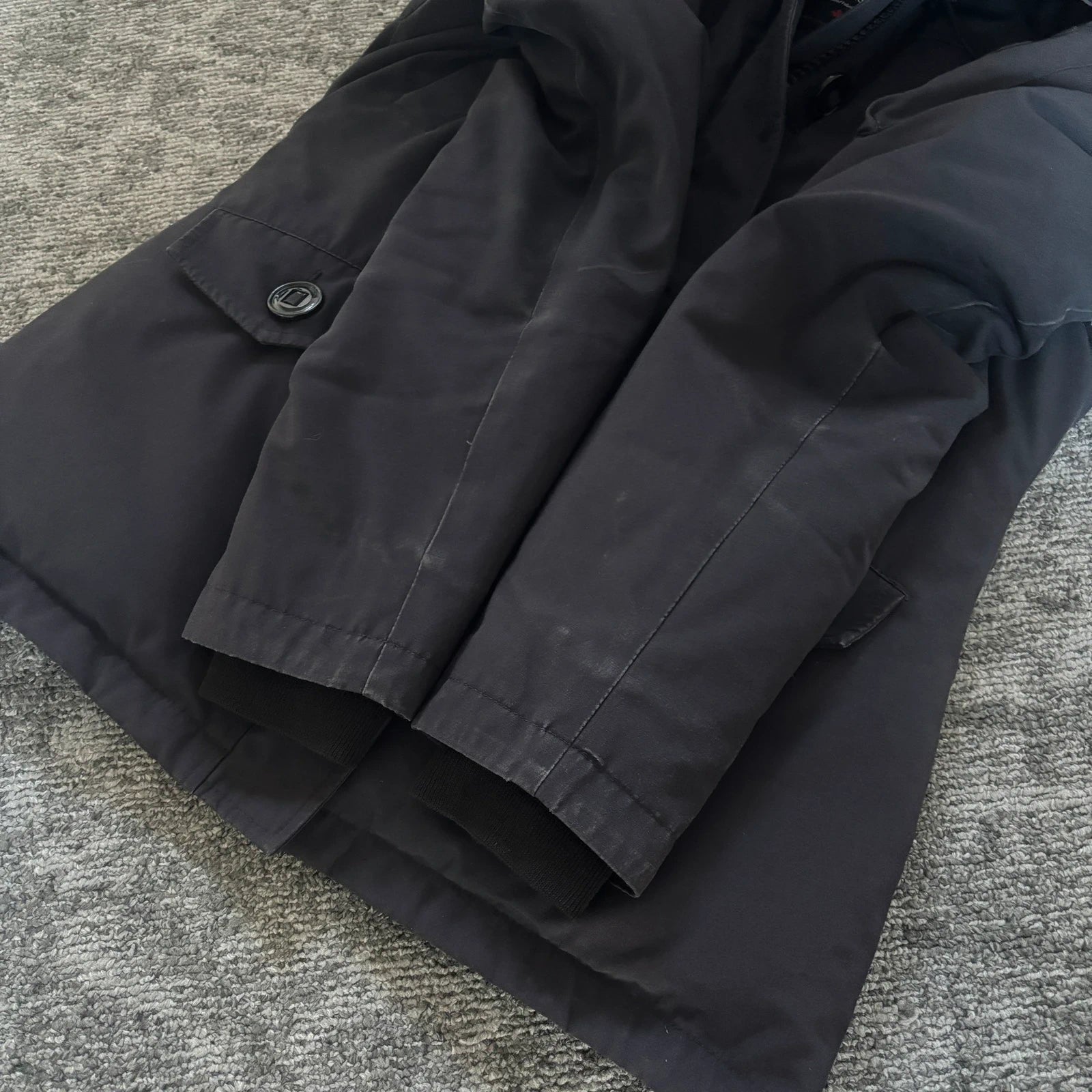 Canada Goose womens Montebello navy winter down parka coat in size medium