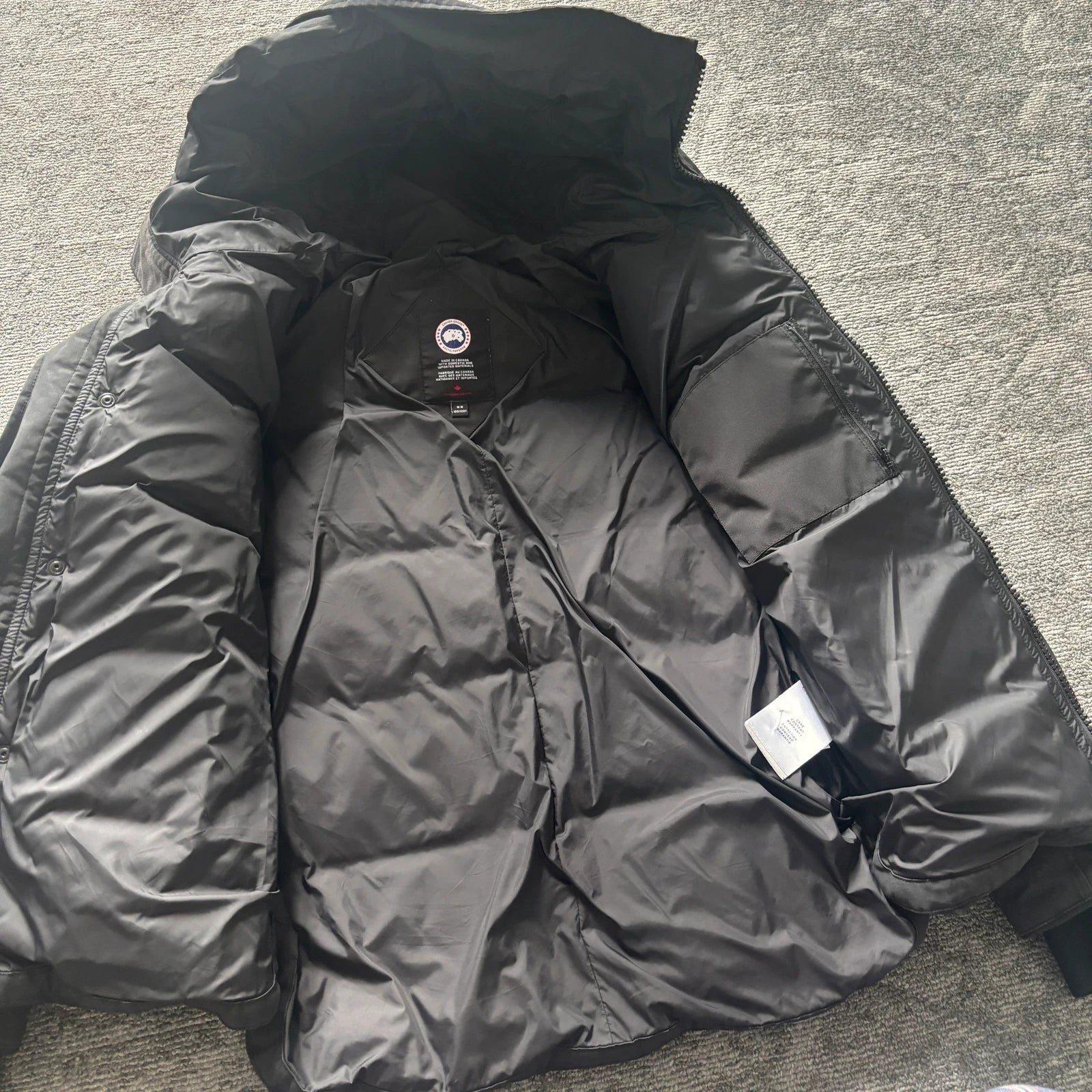 Canada Goose mens macmillan black winter parka down coat in size medium
