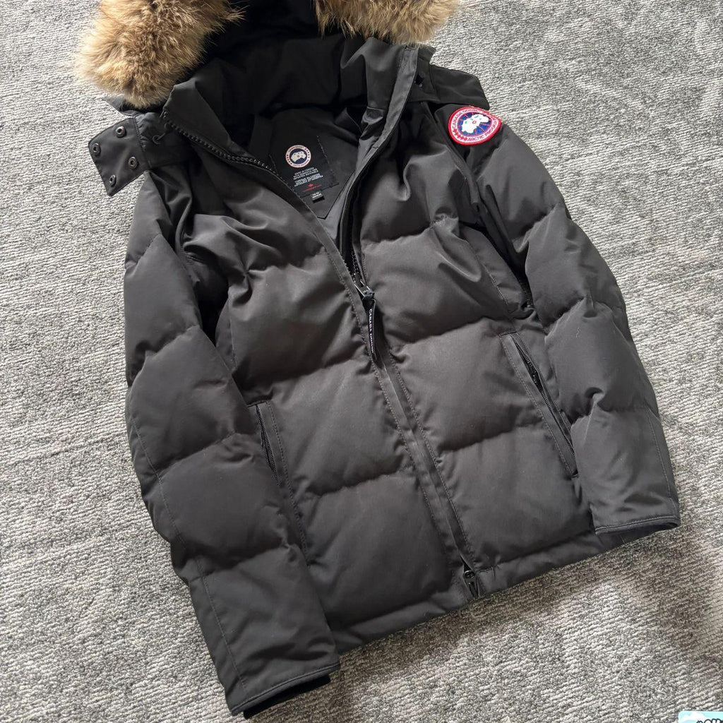 Canada Goose womens black chelsea parka down coat in size xs