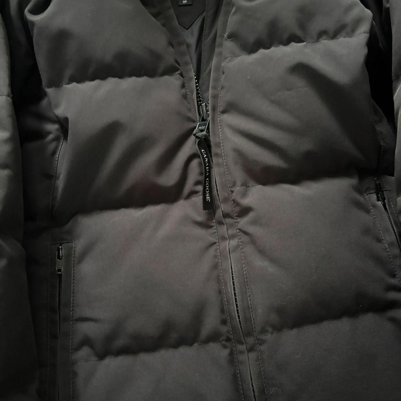 Canada Goose womens black chelsea parka down coat size small