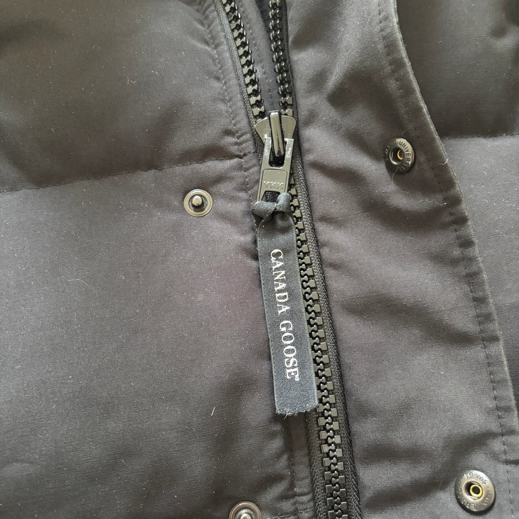Canada Goose mens black wyndham parka down coat size medium