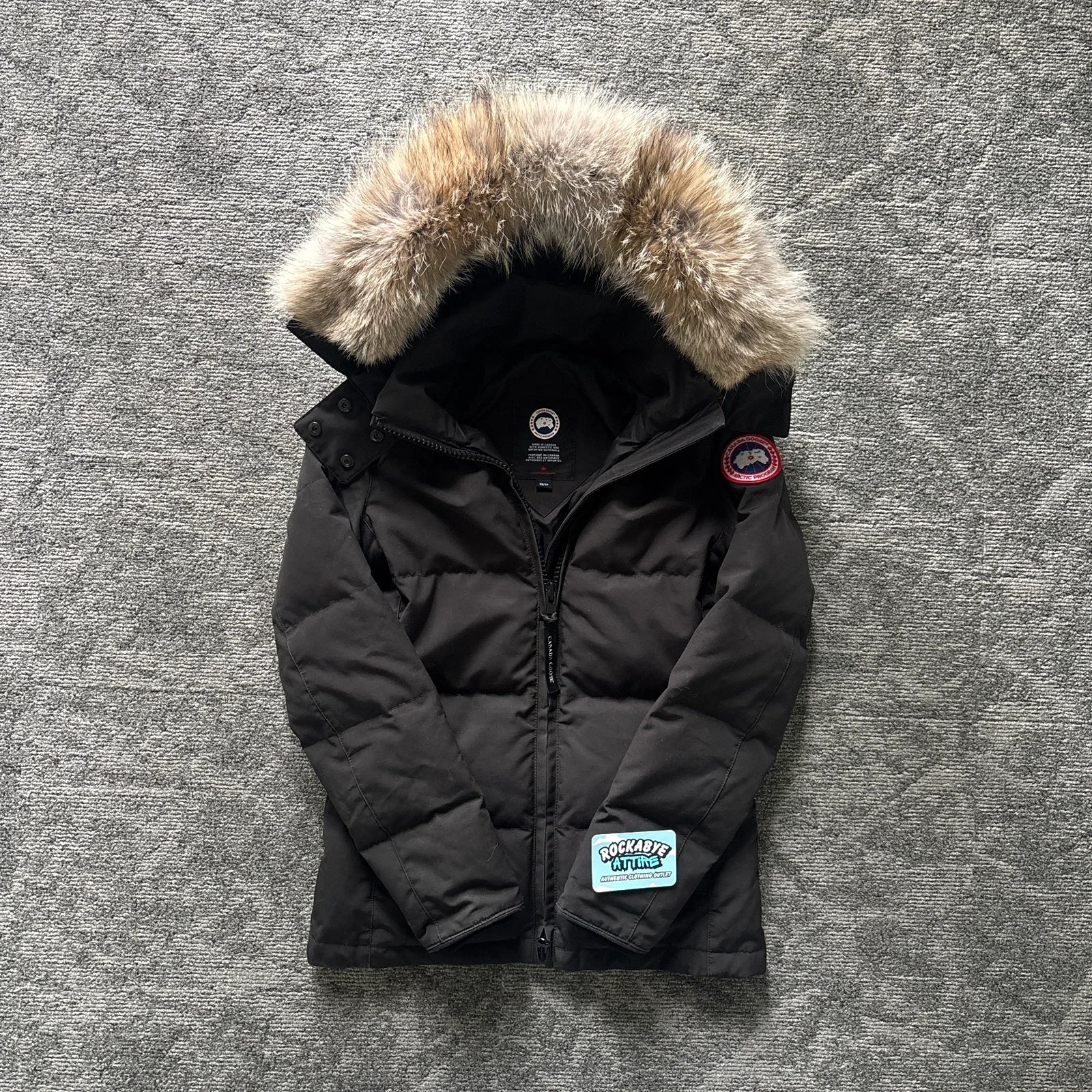 Canada Goose womens black chelsea parka down coat in size xs