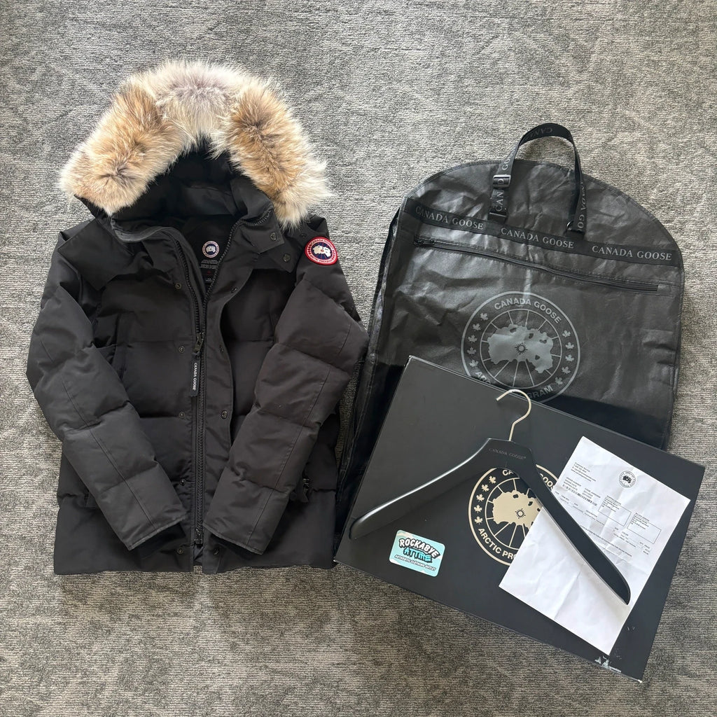 Canada Goose mens black wyndham parka down coat size medium