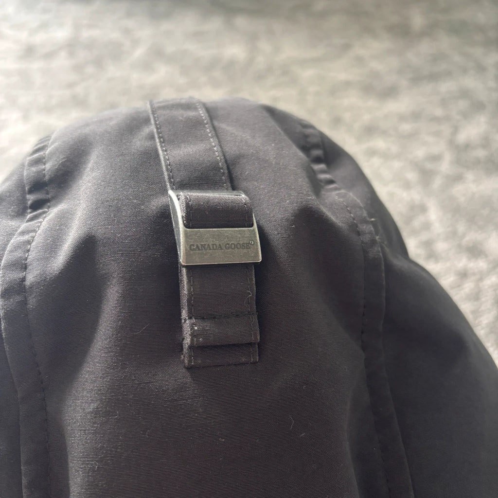 Canada Goose mens macmillan black winter parka down coat in size 2xl