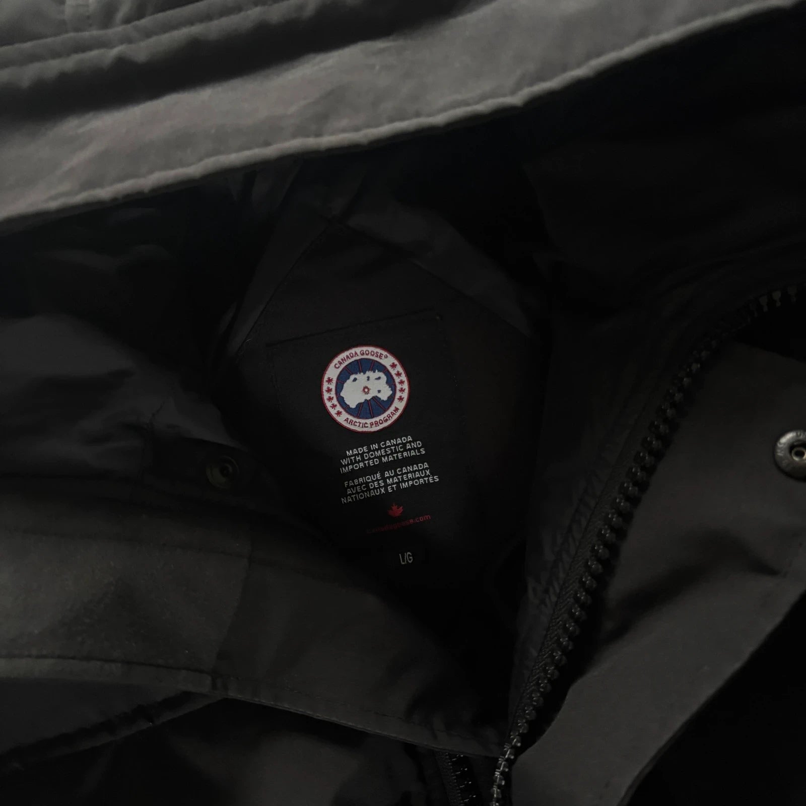 Canada Goose mens macmillan black winter parka down coat in size large
