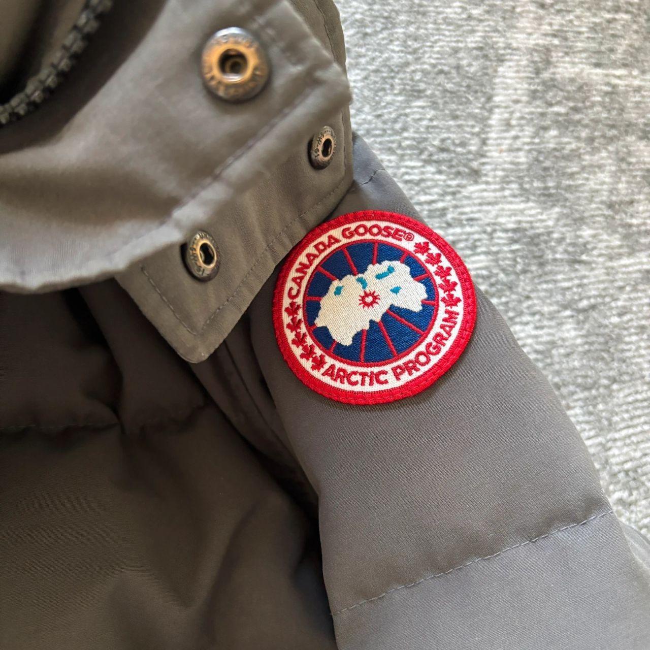 Canada Goose mens Wyndham grey winter parka down coat size large
