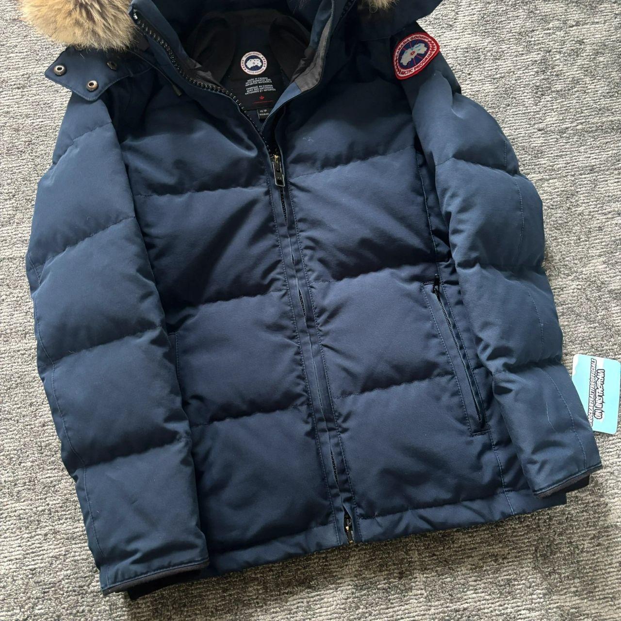 Canada Goose womens navy chelsea parka down coat in size xs