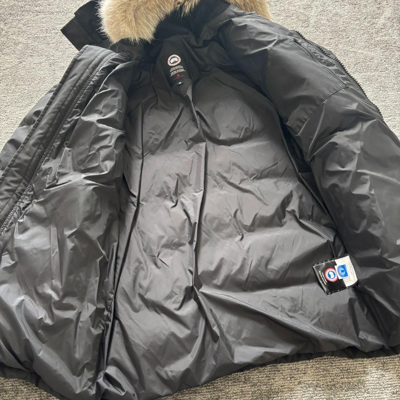 Canada Goose mens black Carson parka down coat size medium