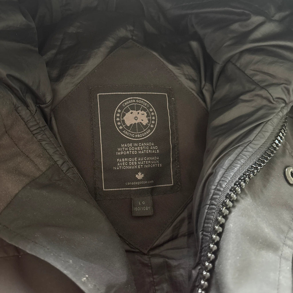 Canada Goose mens macmillan black winter parka down coat, black label, in size large